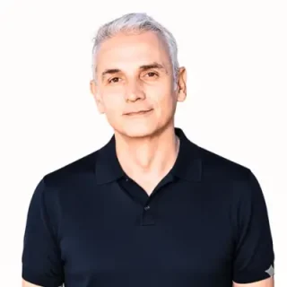 Portrait of Igor Konrad, agritech blog author, sharing insights on gardening, agriculture, and technology.